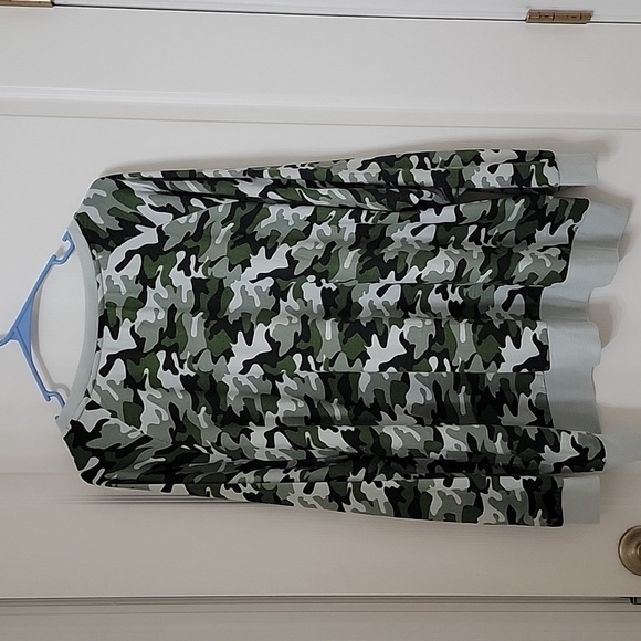 Muk Luks Size 4X Green Camo Soft Sweatshirt Style Top. Excellent Used Condition - Picture 2 of 8